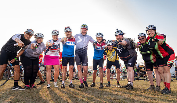 SUNDAY PHOTO STATION-RIDERS-25466