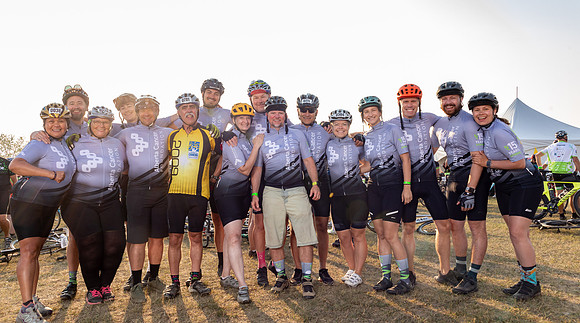 SUNDAY PHOTO STATION-RIDERS-25477