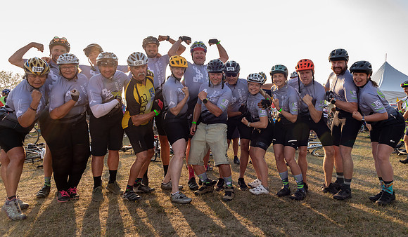 SUNDAY PHOTO STATION-RIDERS-25484