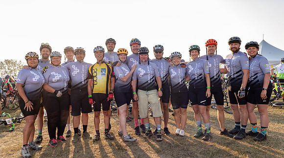 SUNDAY PHOTO STATION-RIDERS-25475