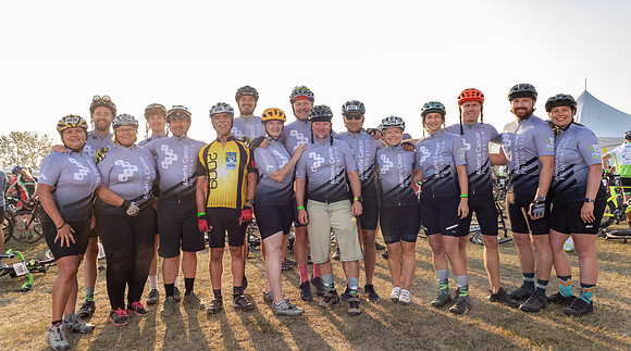 SUNDAY PHOTO STATION-RIDERS-25474