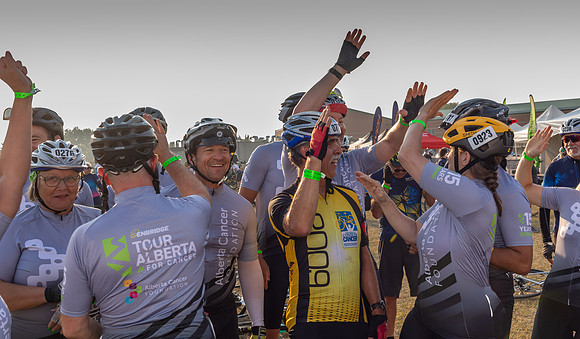 SUNDAY PHOTO STATION-RIDERS-25503