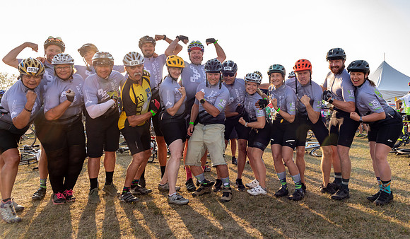 SUNDAY PHOTO STATION-RIDERS-25483
