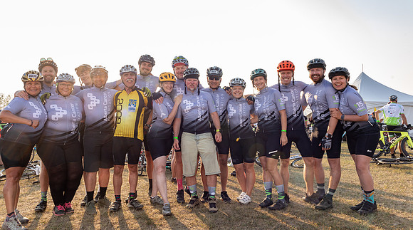 SUNDAY PHOTO STATION-RIDERS-25479