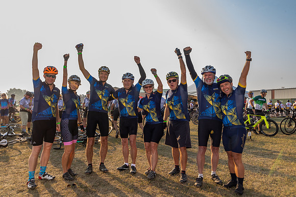 SUNDAY PHOTO STATION-RIDERS-25517