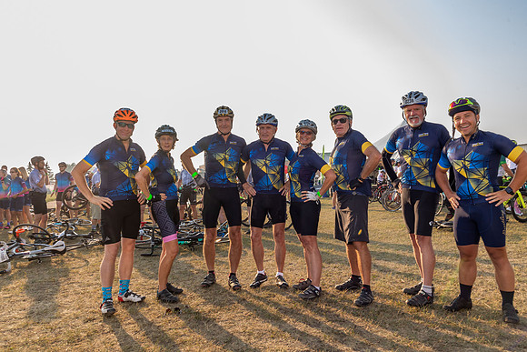 SUNDAY PHOTO STATION-RIDERS-25522
