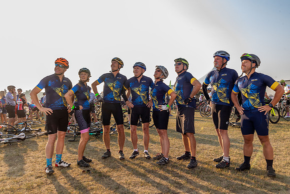 SUNDAY PHOTO STATION-RIDERS-25524