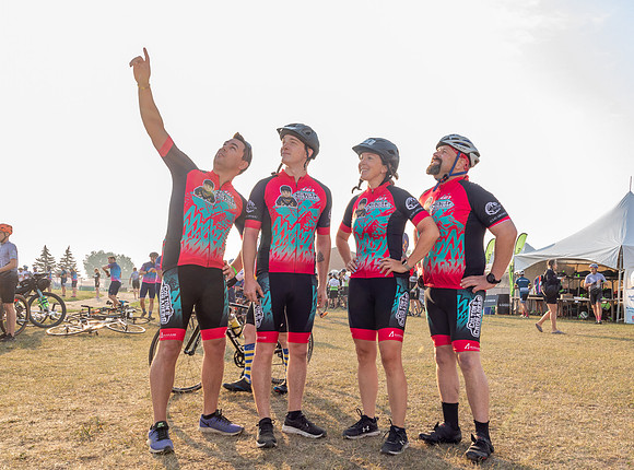SUNDAY PHOTO STATION-RIDERS-25657