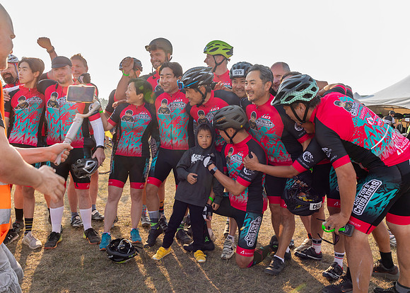 SUNDAY PHOTO STATION-RIDERS-25630