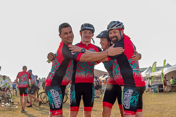 SUNDAY PHOTO STATION-RIDERS-25664