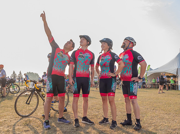 SUNDAY PHOTO STATION-RIDERS-25659