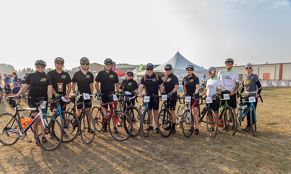 SUNDAY PHOTO STATION-RIDERS-25673
