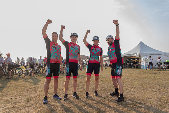 SUNDAY PHOTO STATION-RIDERS-25667