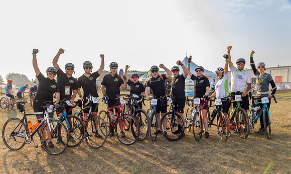SUNDAY PHOTO STATION-RIDERS-25681