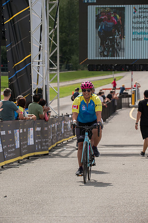 FINISH LINE CROSSING --4304