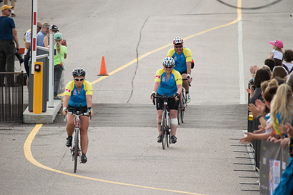 FINISH LINE CROSSING --3273