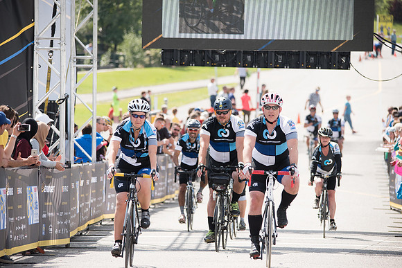 FINISH LINE CROSSING --3305