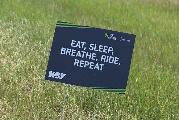 -SIGNAGE-ROUTE-255