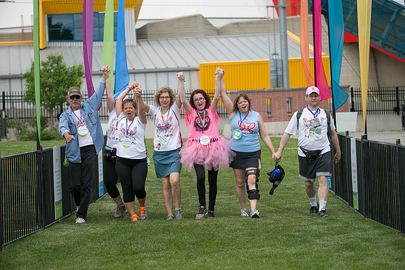 1-FINISH LINE CROSSING-OneWalkAB-2381