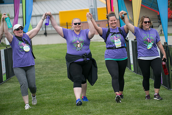 1-FINISH LINE CROSSING-OneWalkAB-2325