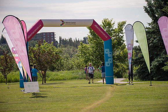 1-WALKERS ARRIVE -OneWalkAB-22772
