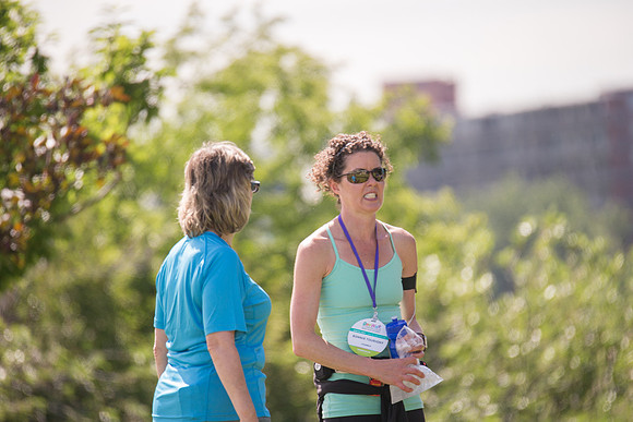 1-WALKERS ARRIVE -OneWalkAB-22784