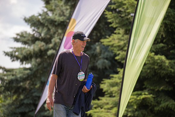 1-WALKERS ARRIVE -OneWalkAB-22867