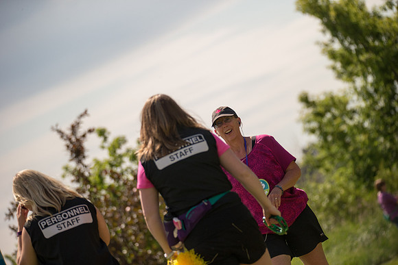 1-WALKERS ARRIVE -OneWalkAB-22885
