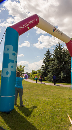 1-WALKERS ARRIVE -OneWalkAB-21094