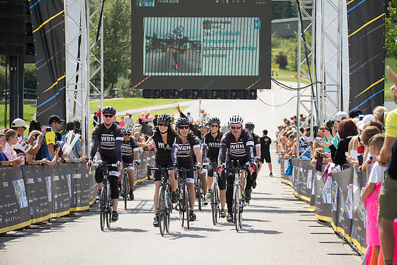 FINISH LINE CROSSING --2573