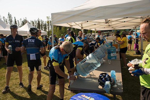 PITSTOPS DAY 1 -EVENT-TheRideAB-14