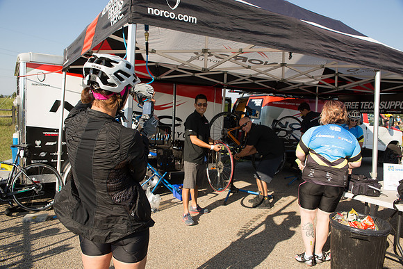 PITSTOPS DAY 1 -EVENT-TheRideAB-25