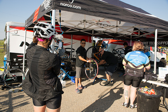 PITSTOPS DAY 1 -EVENT-TheRideAB-26