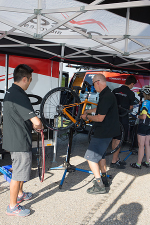 PITSTOPS DAY 1 -EVENT-TheRideAB-28