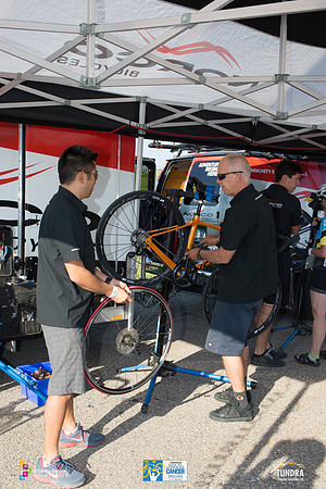 PITSTOPS DAY 1 -EVENT-TheRideAB-27