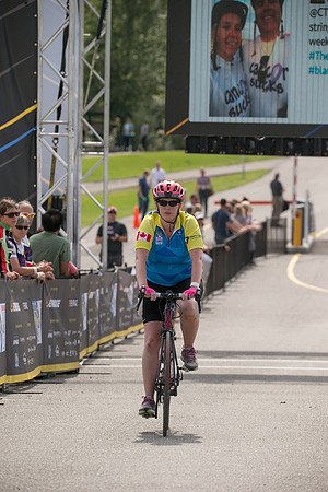 FINISH LINE CROSSING --2909