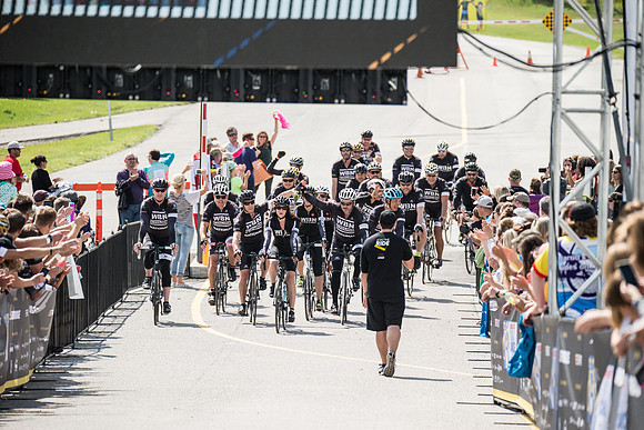 FINISH LINE CROSSING --2530