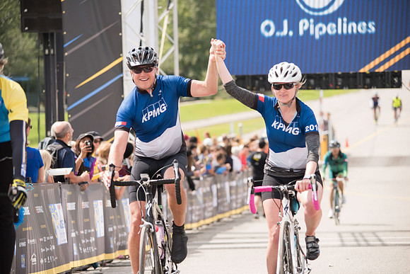 FINISH LINE CROSSING --2128