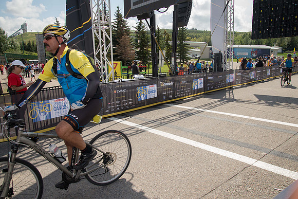 FINISH LINE CROSSING --0351
