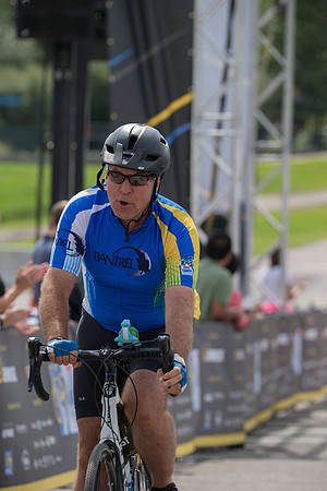 FINISH LINE CROSSING --4239