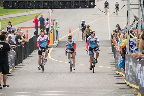 FINISH LINE CROSSING --3345