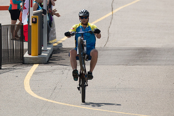 FINISH LINE CROSSING --2899