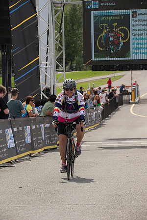 FINISH LINE CROSSING --4283
