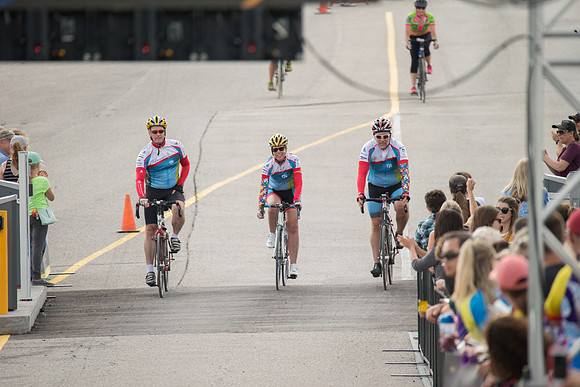 FINISH LINE CROSSING --3336