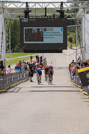 FINISH LINE CROSSING --3995