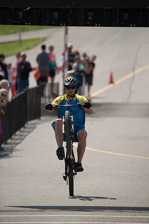 FINISH LINE CROSSING --2913