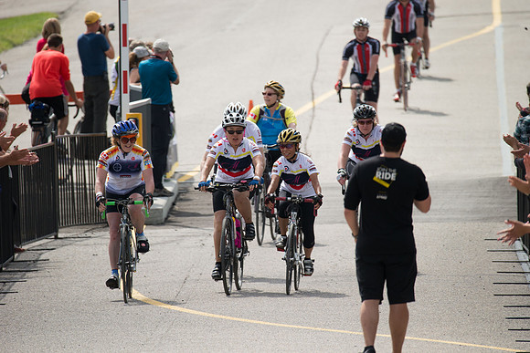 FINISH LINE CROSSING --3509