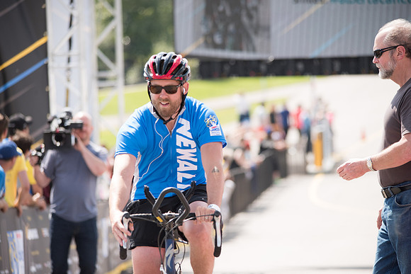 FINISH LINE CROSSING --3358