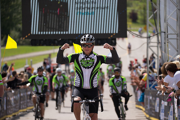 FINISH LINE CROSSING --2973