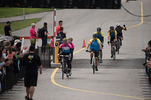 FINISH LINE CROSSING --2710
